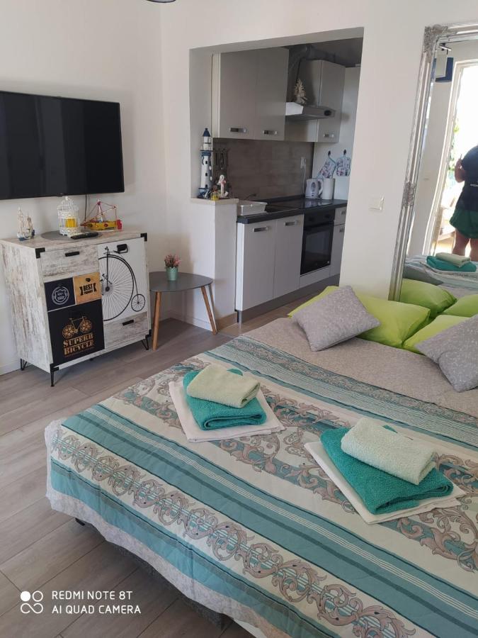 Apartmani Ana Vir Extérieur photo