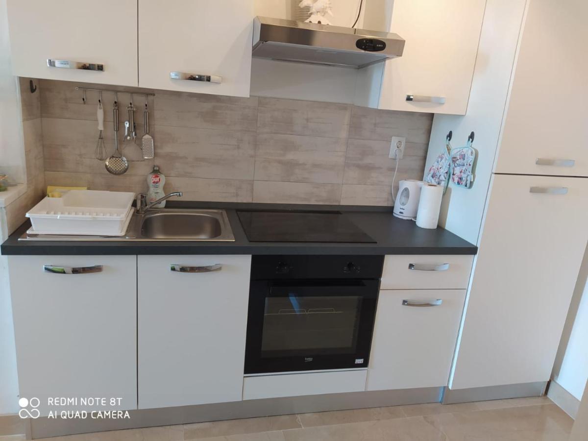 Apartmani Ana Vir Extérieur photo