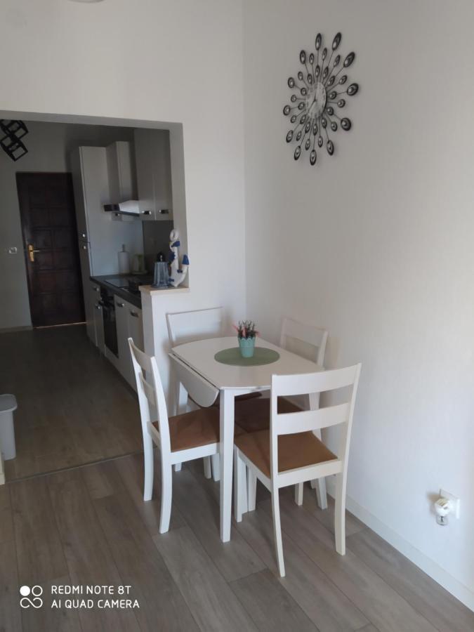Apartmani Ana Vir Extérieur photo