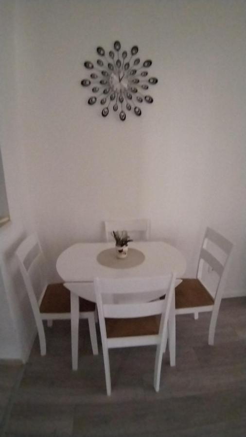 Apartmani Ana Vir Extérieur photo